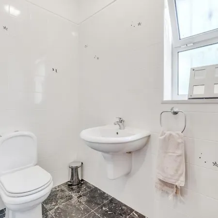 3-bed 10 Mins To The Beach In Willa