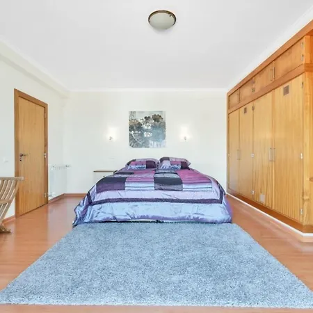 3-bed 10 Mins To The Beach In Willa Albufeira