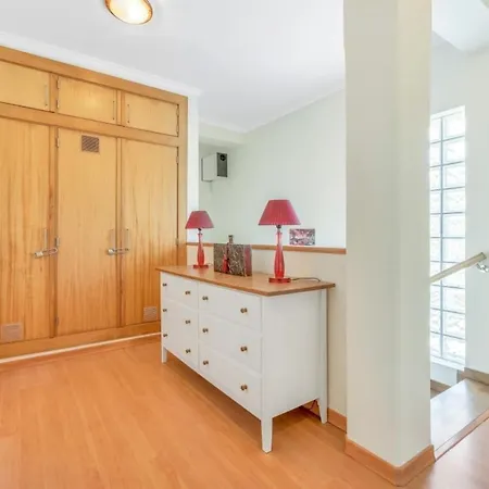 Willa 3-bed 10 Mins To The Beach In *